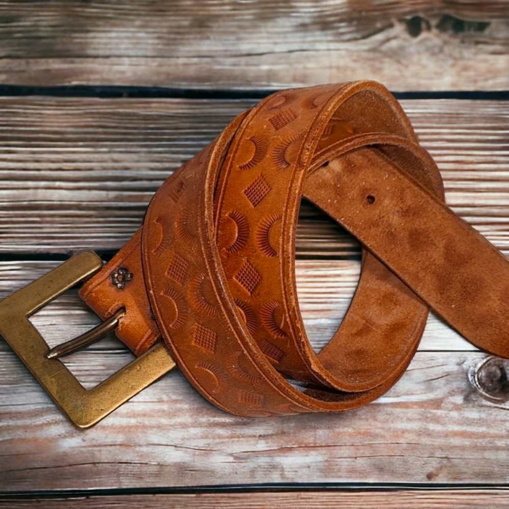 *Hand Tooled Engraved Western Style Genuine Leather Belt